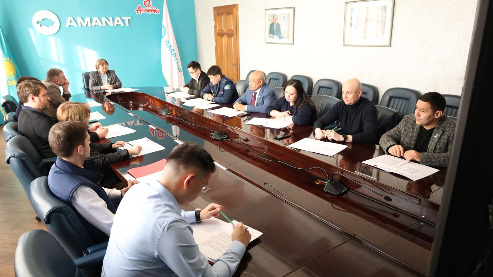 Алматы қалалық AMANAT партиясы филиалында Сыбайлас жемқорлыққа қарсы іс-қимыл жөніндегі кеңестің отырысы өтті